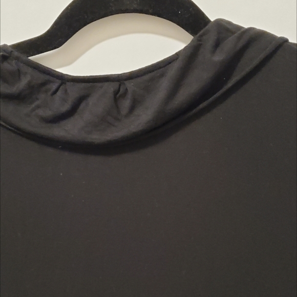 10 $30 🖤 black jersey knee length dress with ruffle v neckline - Picture 8 of 11